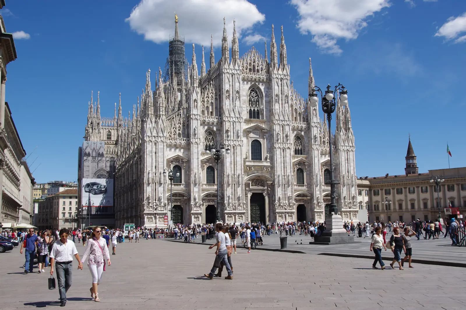 Milan Cathedral, Piazza del Duomo